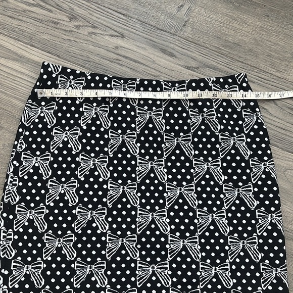 RIANI | Black and White Bow and Polka Dot Patterned Skirt / Elastic Band Size 8 - Picture 5 of 11